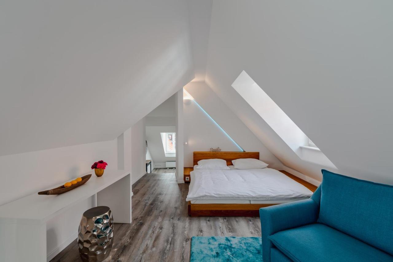 Smile Apartments Zum Goldenen Strauss Duernstein Exterior photo